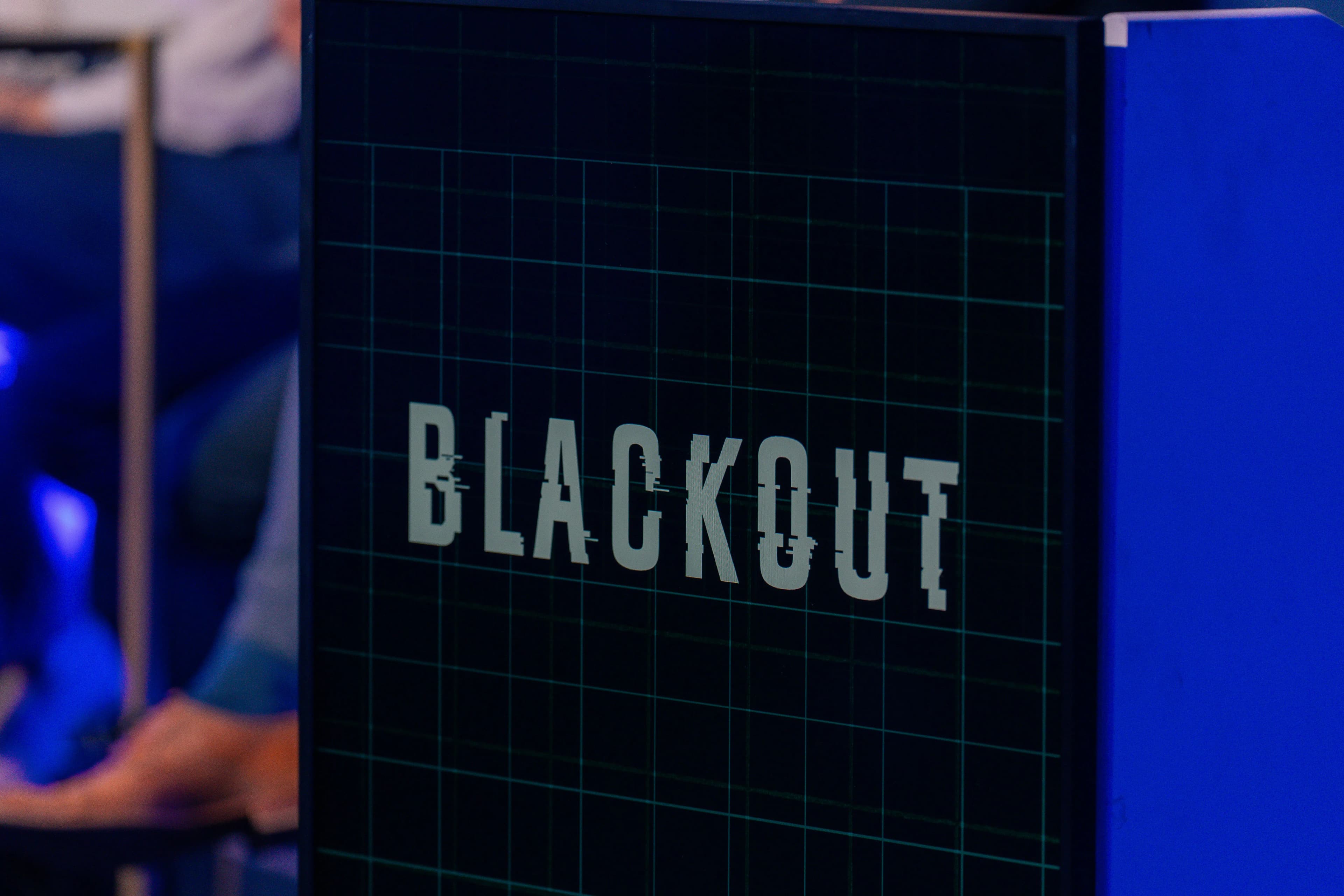 Blackout thema-aankleding - conceptuele bedrijfscatering