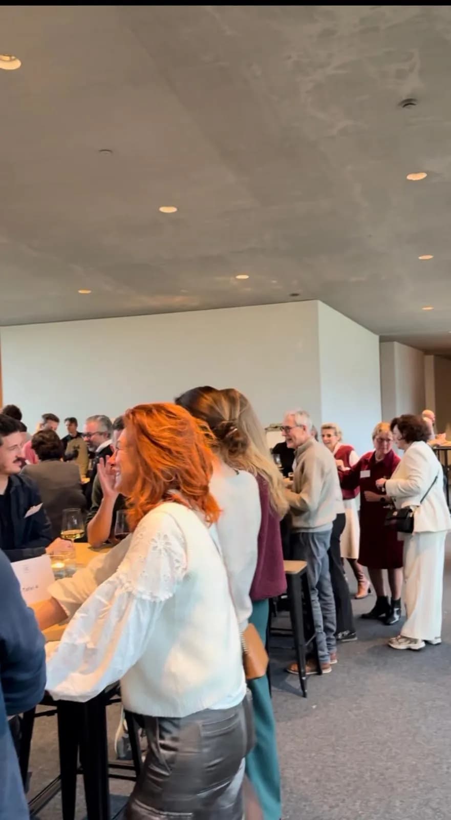 Gasten bij staande receptie - event catering Leiedal