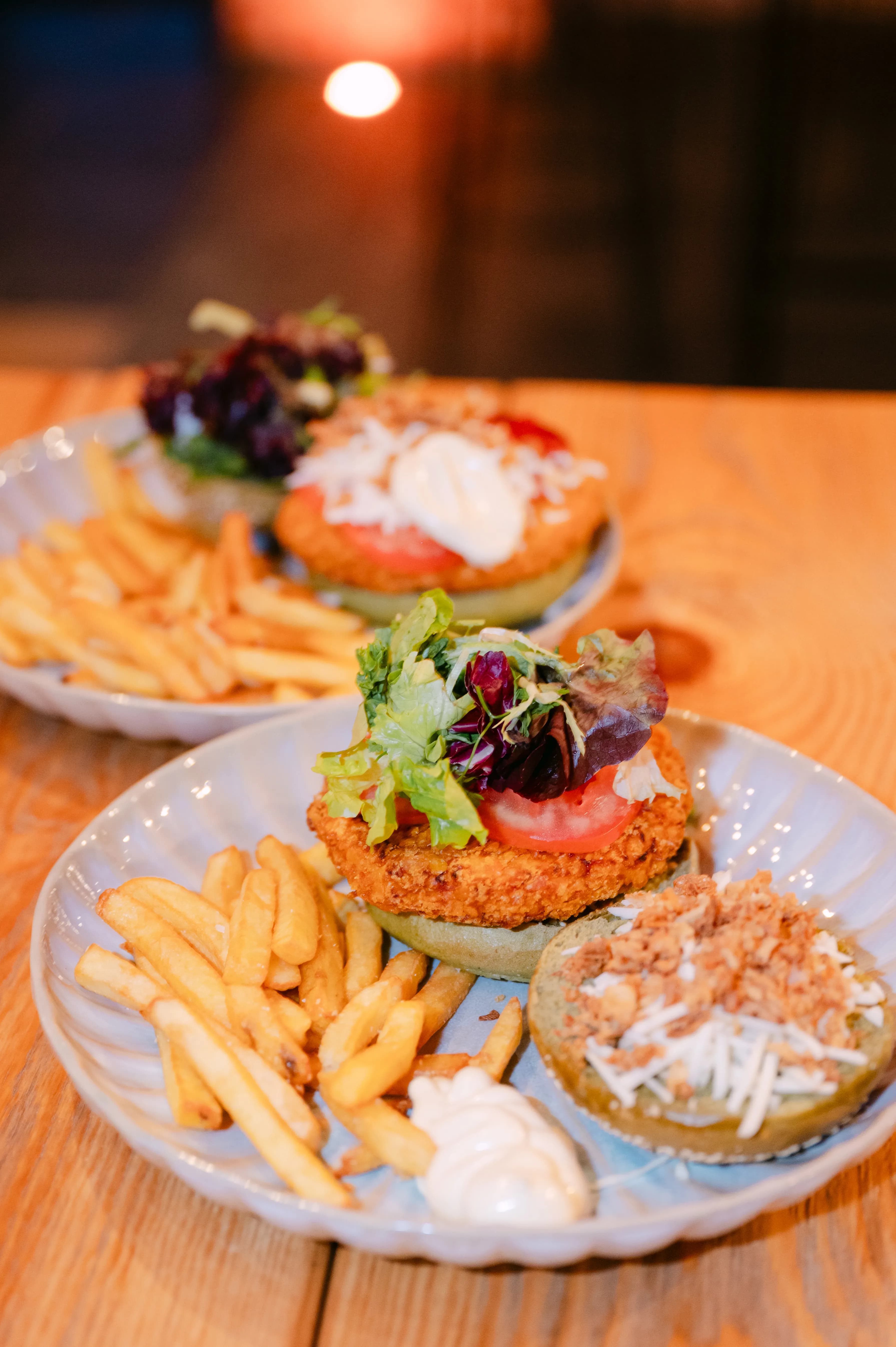 Vegan burgers met Belgische frietjes - streetfood buffet trouwfeest